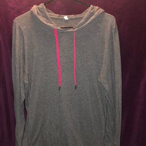 Women’s Under Armour long sleeve pull over